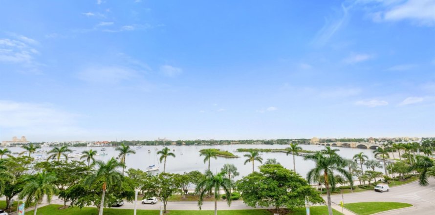 Condominio en West Palm Beach, Florida, 3 dormitorios  № 1183255