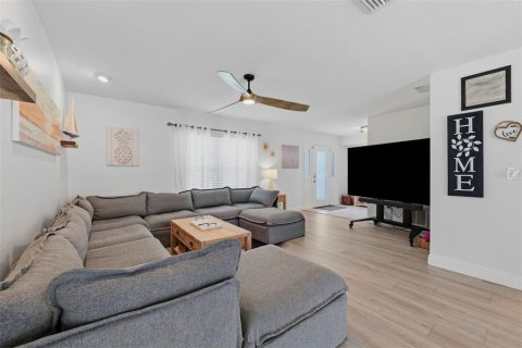 Casa en venta en Palm Harbor, Florida, 3 dormitorios, 173.73 m2 № 2381033 - foto 23