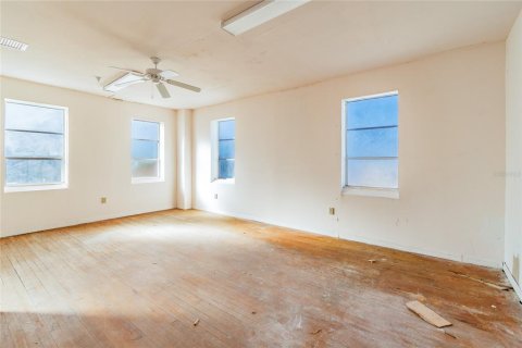 Commercial property in Lakeland, Florida 2201.78 sq.m. № 1561139 - photo 12