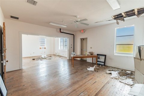 Commercial property in Lakeland, Florida 2201.78 sq.m. № 1561139 - photo 18