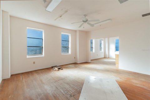 Commercial property in Lakeland, Florida 2201.78 sq.m. № 1561139 - photo 16