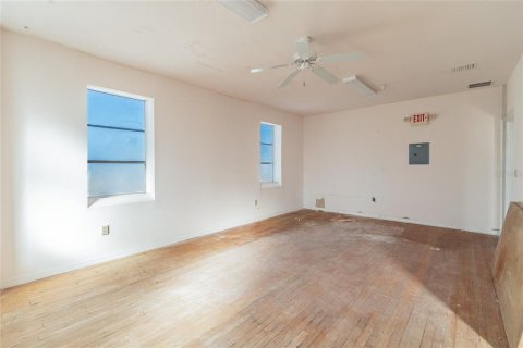 Commercial property in Lakeland, Florida 2201.78 sq.m. № 1561139 - photo 14