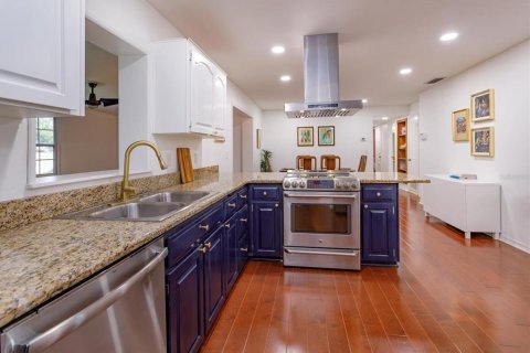 House in Orlando, Florida 3 bedrooms, 181.35 sq.m. № 2258206 - photo 9