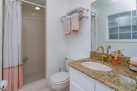 House in Orlando, Florida 3 bedrooms, 181.35 sq.m. № 2258206 - photo 30