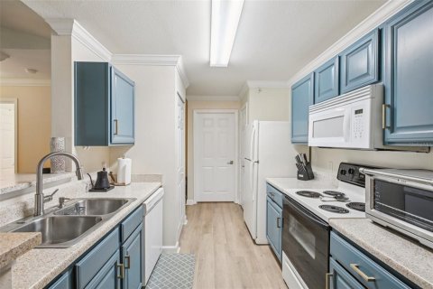 Condo in Tampa, Florida, 2 bedrooms  № 1847167 - photo 12