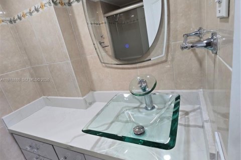 Купить кондоминиум в Холливуд, Флорида 2 спальни, 124.86м2, № 2049307 - фото 19