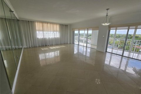 Купить кондоминиум в Холливуд, Флорида 2 спальни, 124.86м2, № 2049307 - фото 2