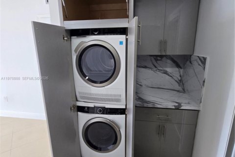 Купить кондоминиум в Холливуд, Флорида 2 спальни, 124.86м2, № 2049307 - фото 30