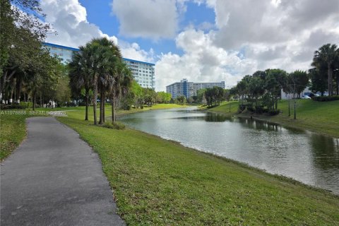 Купить кондоминиум в Холливуд, Флорида 2 спальни, 124.86м2, № 2049307 - фото 12