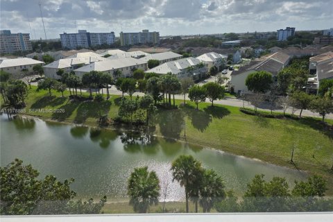 Купить кондоминиум в Холливуд, Флорида 2 спальни, 124.86м2, № 2049307 - фото 27