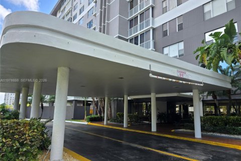 Купить кондоминиум в Холливуд, Флорида 2 спальни, 124.86м2, № 2049307 - фото 6