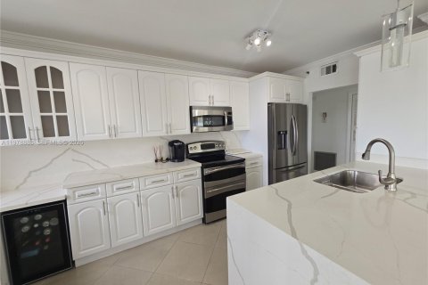 Купить кондоминиум в Холливуд, Флорида 2 спальни, 124.86м2, № 2049307 - фото 4