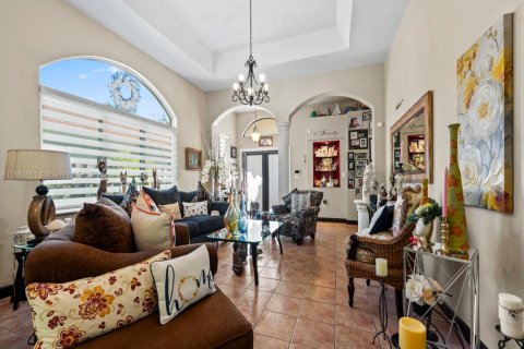 House in Miami, Florida 3 bedrooms, 168.71 sq.m. № 2012136 - photo 10