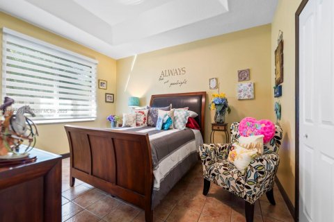 House in Miami, Florida 3 bedrooms, 168.71 sq.m. № 2012136 - photo 19