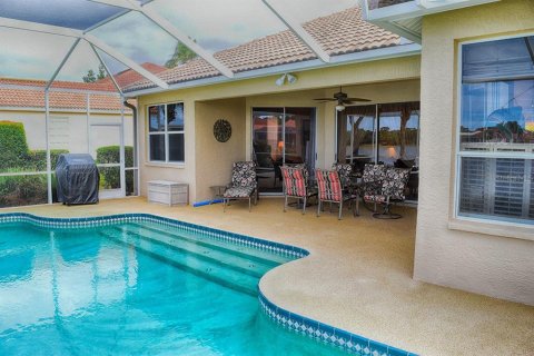 House in Sarasota, Florida 3 bedrooms, 219.81 sq.m. № 2291941 - photo 10