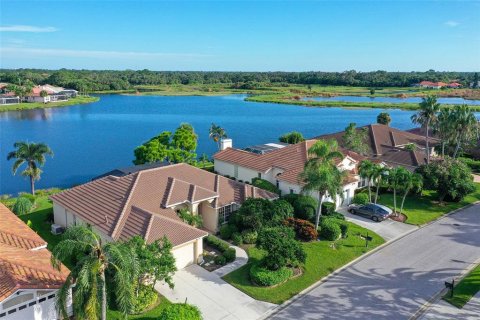 House in Sarasota, Florida 3 bedrooms, 219.81 sq.m. № 2291941 - photo 2