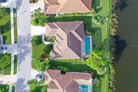 House in Sarasota, Florida 3 bedrooms, 219.81 sq.m. № 2291941 - photo 18