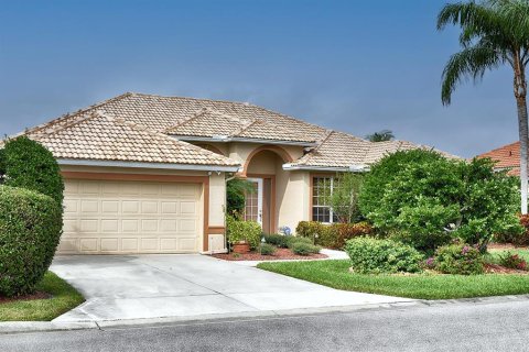 House in Sarasota, Florida 3 bedrooms, 219.81 sq.m. № 2291941 - photo 4