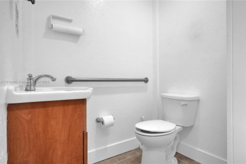 Купить коммерческую недвижимость в Майами, Флорида № 2034565 - фото 14