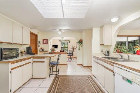 House in Osteen, Florida 3 bedrooms, 154.68 sq.m. № 1911323 - photo 12