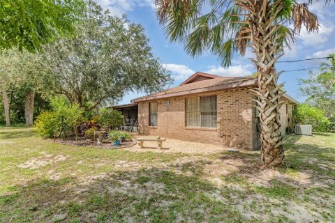 House in Osteen, Florida 3 bedrooms, 154.68 sq.m. № 1911323 - photo 25