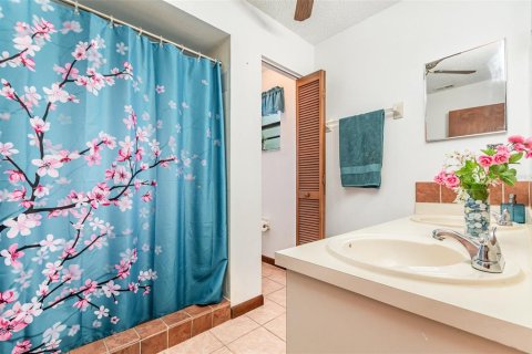 House in Osteen, Florida 3 bedrooms, 154.68 sq.m. № 1911323 - photo 15