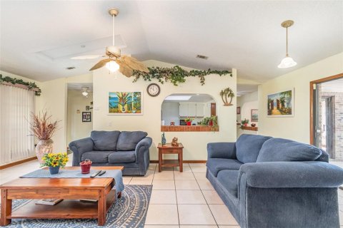 House in Osteen, Florida 3 bedrooms, 154.68 sq.m. № 1911323 - photo 7