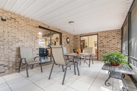 House in Osteen, Florida 3 bedrooms, 154.68 sq.m. № 1911323 - photo 21