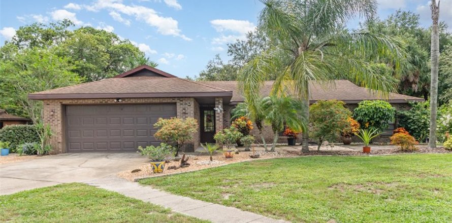 House in Osteen, Florida 3 bedrooms, 154.68 sq.m. № 1911323