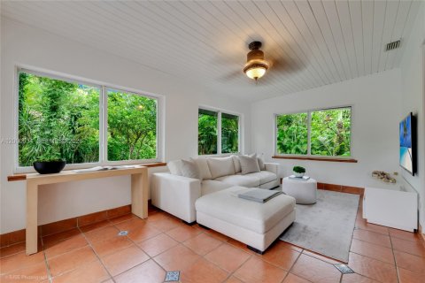 Villa ou maison à vendre à Coral Gables, Floride: 3 chambres, 212.56 m2 № 2066146 - photo 9