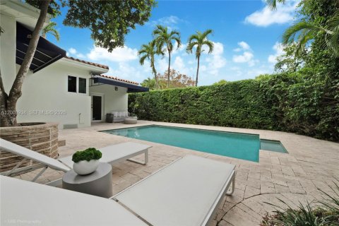 Villa ou maison à vendre à Coral Gables, Floride: 3 chambres, 212.56 m2 № 2066146 - photo 20