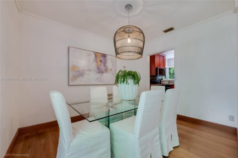 Villa ou maison à vendre à Coral Gables, Floride: 3 chambres, 212.56 m2 № 2066146 - photo 7