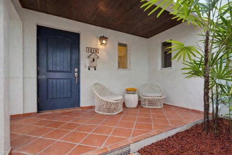 Villa ou maison à vendre à Coral Gables, Floride: 3 chambres, 212.56 m2 № 2066146 - photo 3