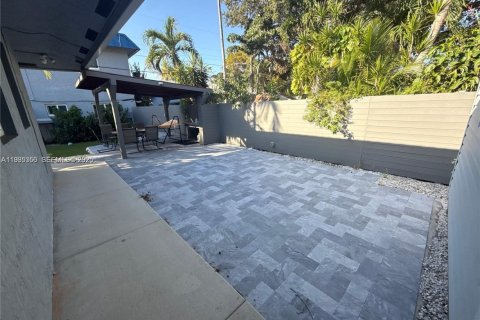 Commercial property in Hollywood, Florida 261.24 sq.m. № 1993550 - photo 8