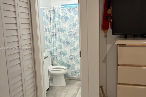 Commercial property in Hollywood, Florida 261.24 sq.m. № 1993550 - photo 20