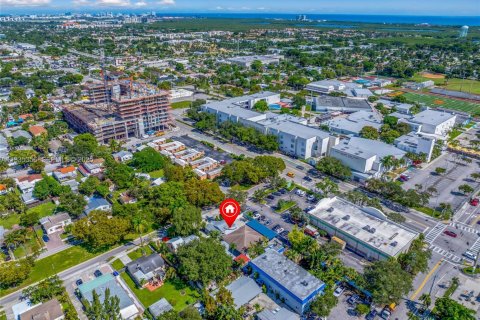 Commercial property in Hollywood, Florida 261.24 sq.m. № 1993550 - photo 29