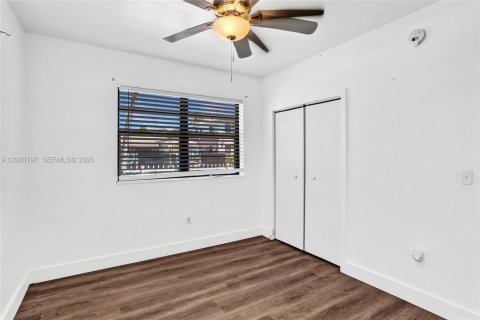 Propiedad comercial en venta en Miami Beach, Florida, 318.19 m2 № 2065274 - foto 9