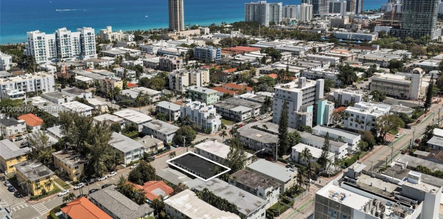 Propiedad comercial en Miami Beach, Florida 318.19 m2 № 2065274
