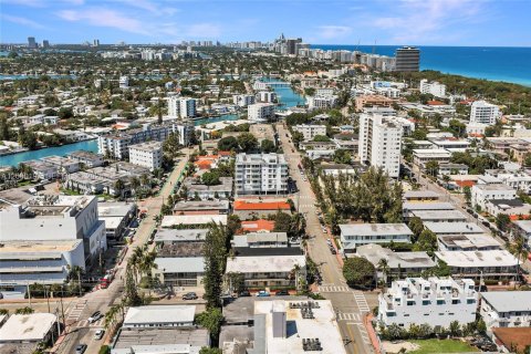 Propiedad comercial en venta en Miami Beach, Florida, 318.19 m2 № 2065274 - foto 2