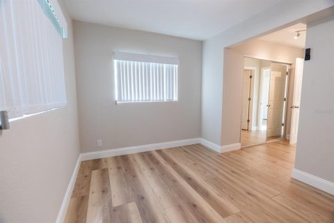 House in Port Orange, Florida 3 bedrooms, 77.48 sq.m. № 1900126 - photo 8