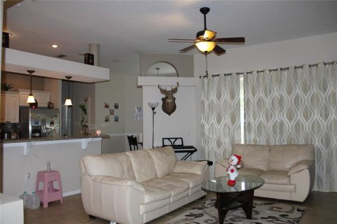 House in Land O' Lakes, Florida 3 bedrooms, 155.89 sq.m. № 1747789 - photo 2