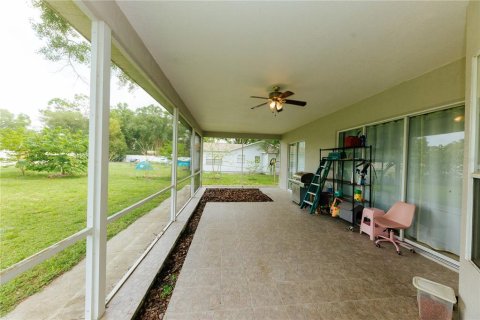House in Land O' Lakes, Florida 3 bedrooms, 155.89 sq.m. № 1747789 - photo 17