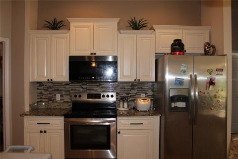 House in Land O' Lakes, Florida 3 bedrooms, 155.89 sq.m. № 1747789 - photo 4