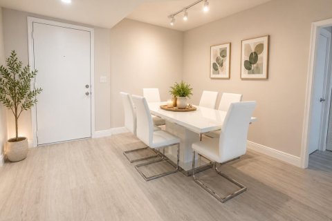 Condominio en venta en Aventura, Florida, 2 dormitorios, 99.87 m2 № 2241141 - foto 2
