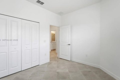 Casa en alquiler en Lehigh Acres, Florida, 3 dormitorios № 2076552 - foto 8