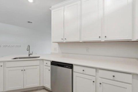Casa en alquiler en Lehigh Acres, Florida, 3 dormitorios № 2076552 - foto 18