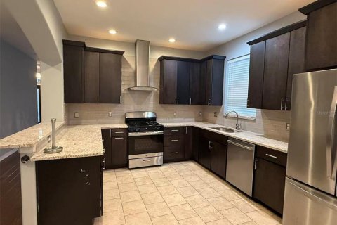 Casa en alquiler en Orlando, Florida, 5 dormitorios, 256.41 m2 № 1911744 - foto 6