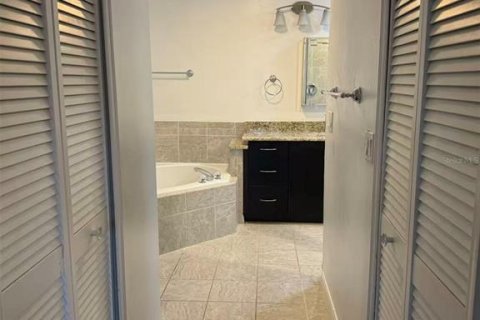 Casa en alquiler en Orlando, Florida, 5 dormitorios, 256.41 m2 № 1911744 - foto 26