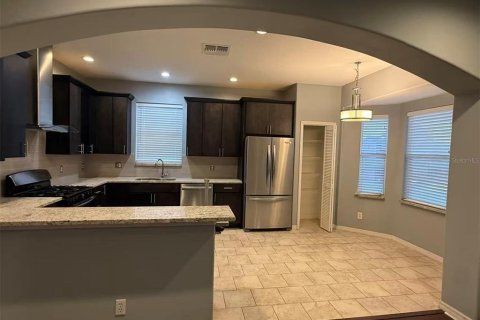 Casa en alquiler en Orlando, Florida, 5 dormitorios, 256.41 m2 № 1911744 - foto 7