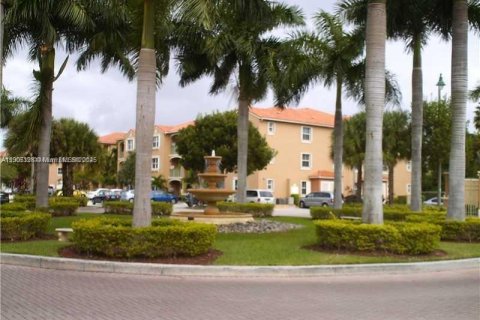 Снять в аренду квартиру в Дорал, Флорида 3 спальни, 118.08м2, № 1963732 - фото 27